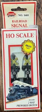 New Model Power 1681 2-HO Lighted RailRoad Signal Prewired Switch Brass Parts